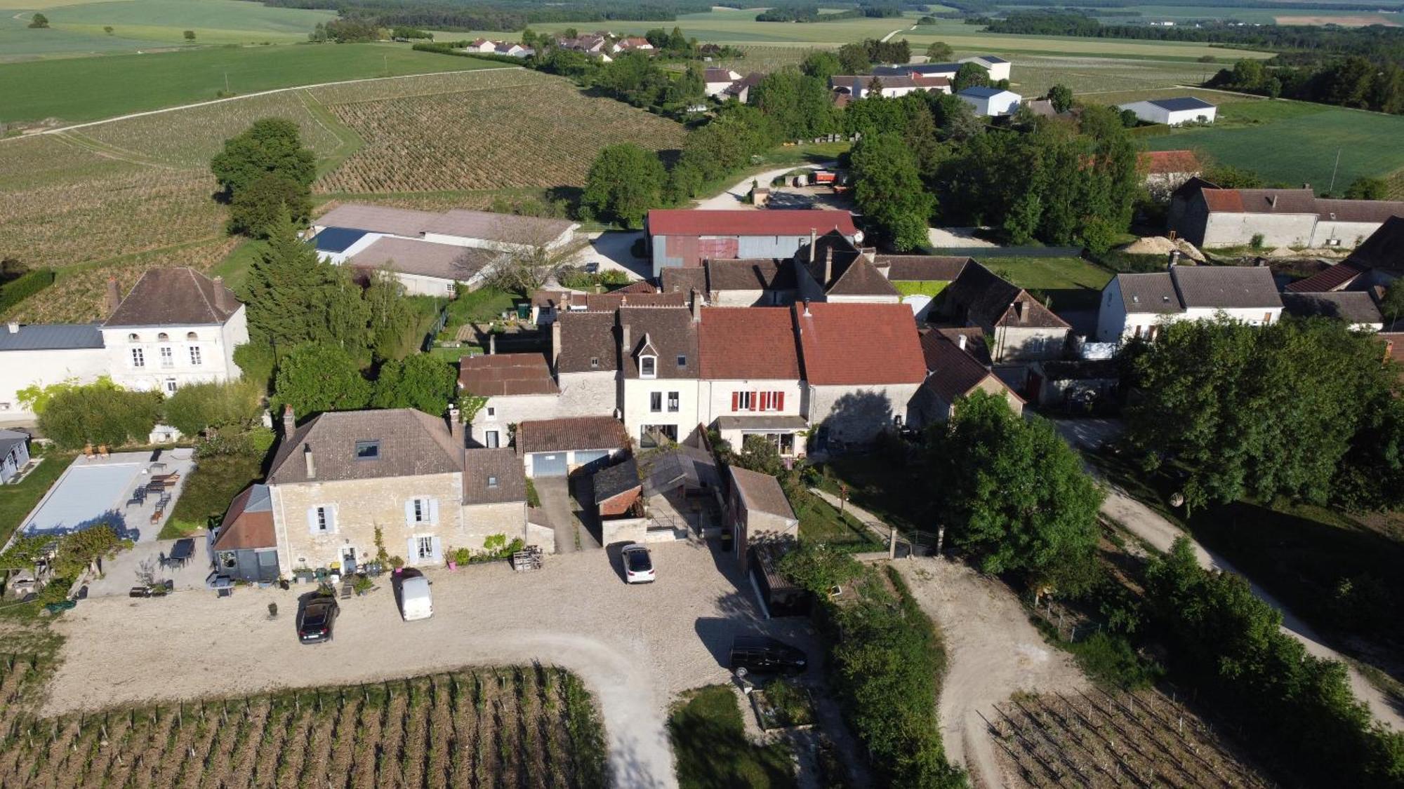 Maison De Pauline, Chablis Vineyard Prehy Номер фото